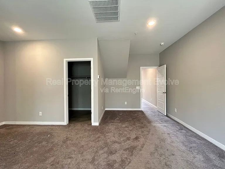 2244 W Laurie Ln — Photo 11