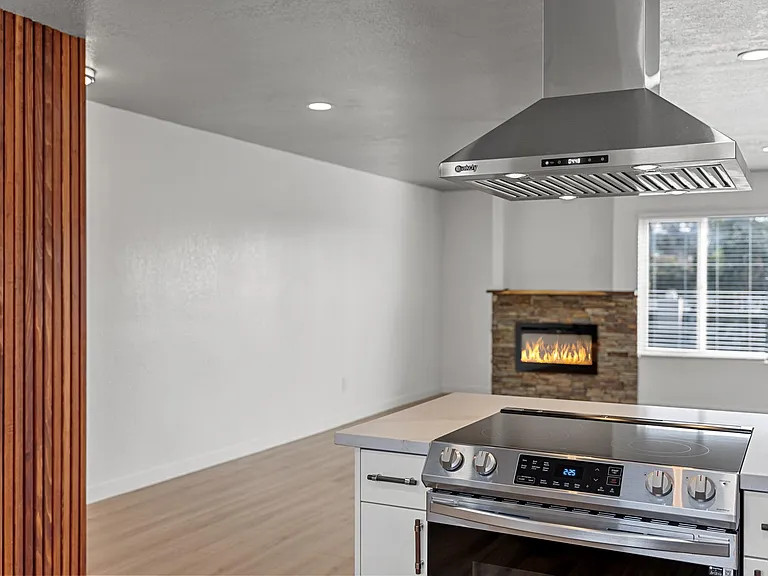 1101 Colusa St #3 — Photo 5