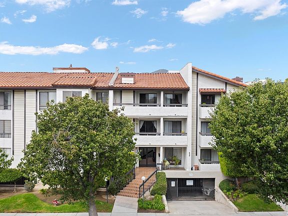 2nd image of 339 W Wilson Ave Unit 307