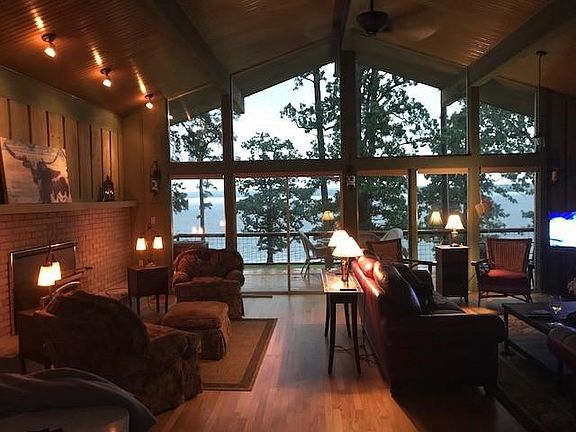 Great room is about 600 square feet.