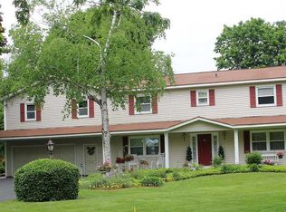 11 Imperial Dr, Loudonville, NY 12211