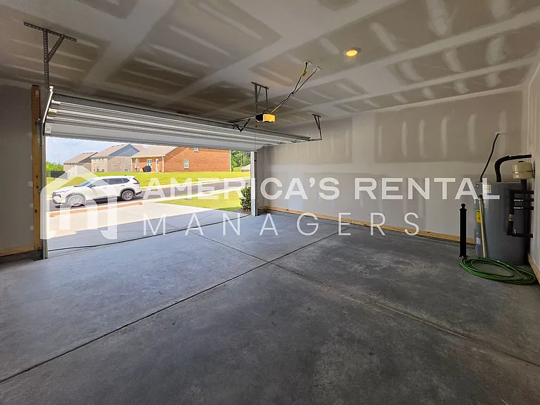 605 Acorn Ct — Photo 25