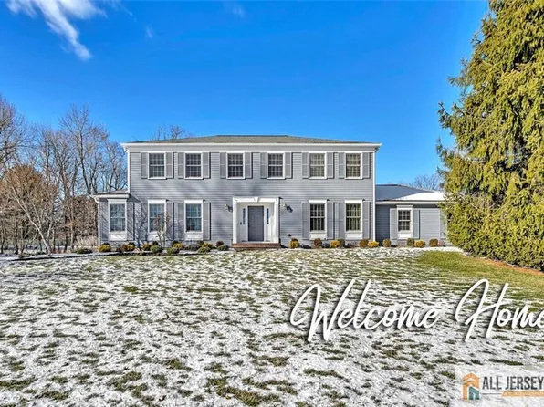 8 Scottsdale Ct, Cranbury, NJ 08512