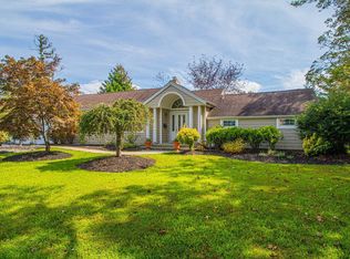 4 Foster Ln, Babylon, NY 11702