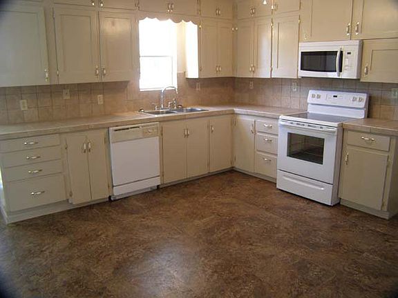 4th image of 1601 Pease St