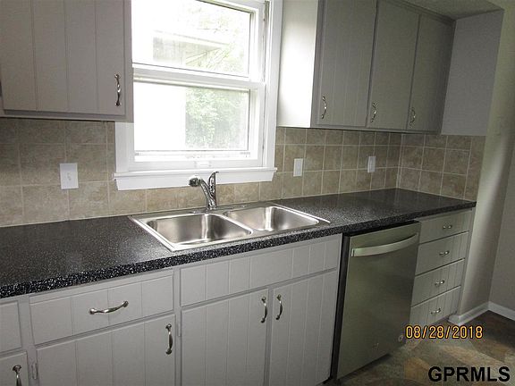 3rd image of 3111 Leawood Dr