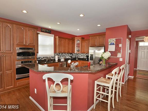 3rd image of 21944 Panmure Ct