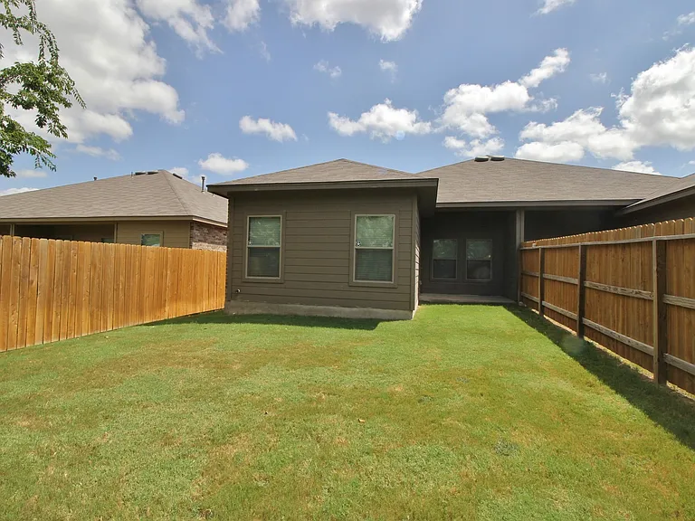 1231 Old FM 306 — Photo 11