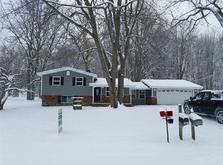 1133 Carlson Dr, Burton, MI 48509