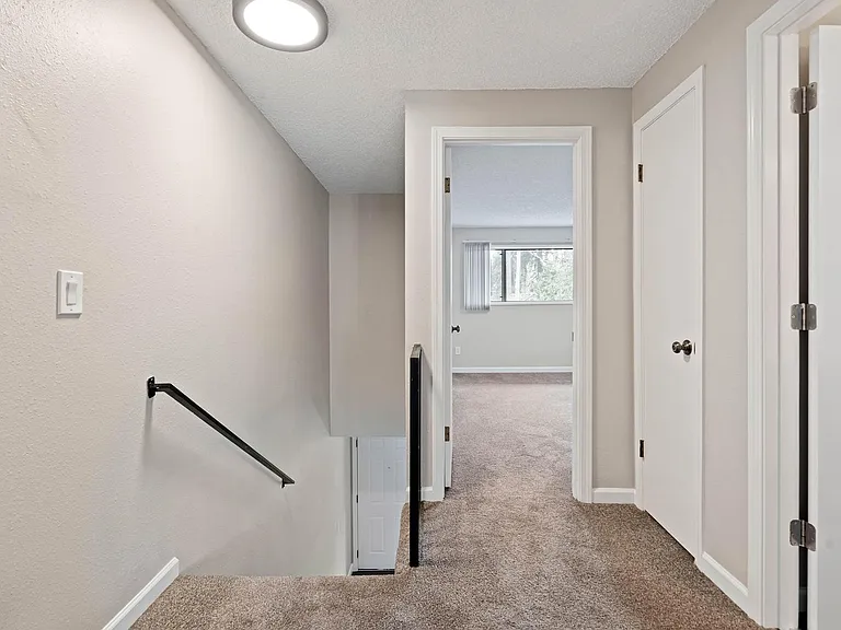 19300 SE River Rd #19300 — Photo 19