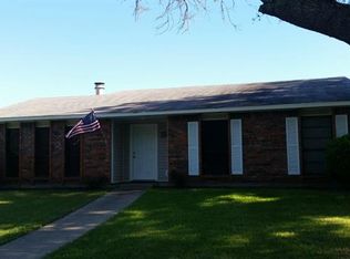 1813 Clark Trl, Grand Prairie, TX 75052