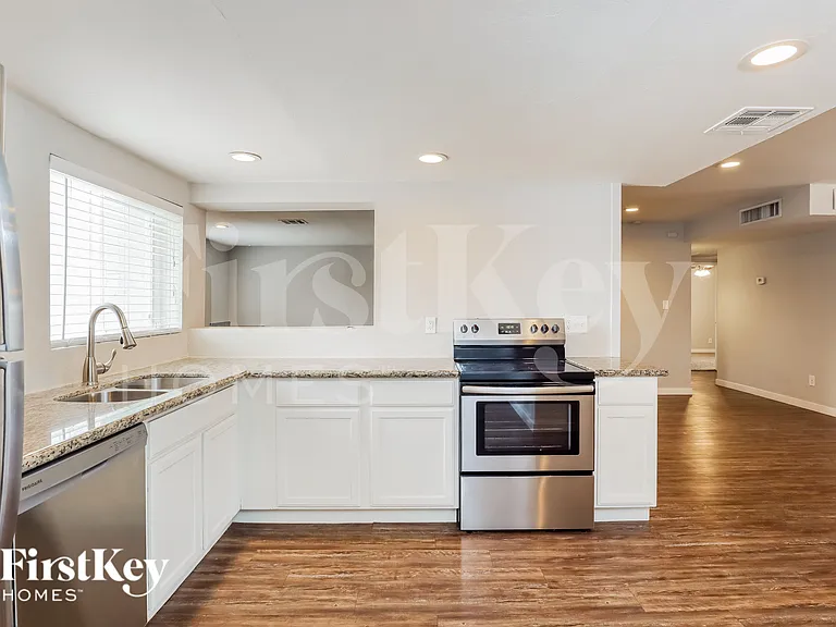 1615 W Bluefield Ave — Photo 6