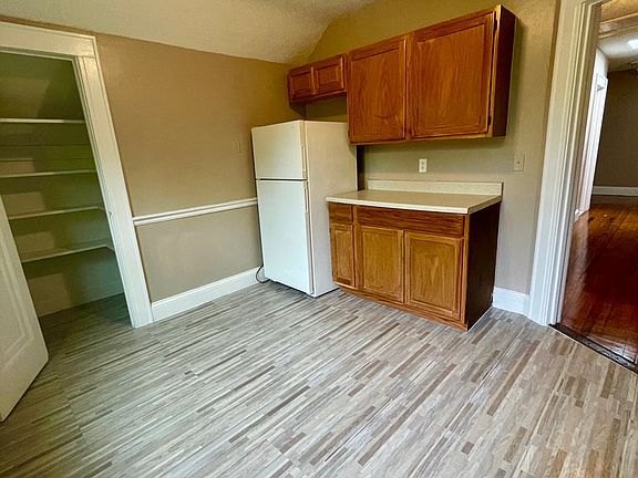 2nd image of 98 Sherman Ave #4