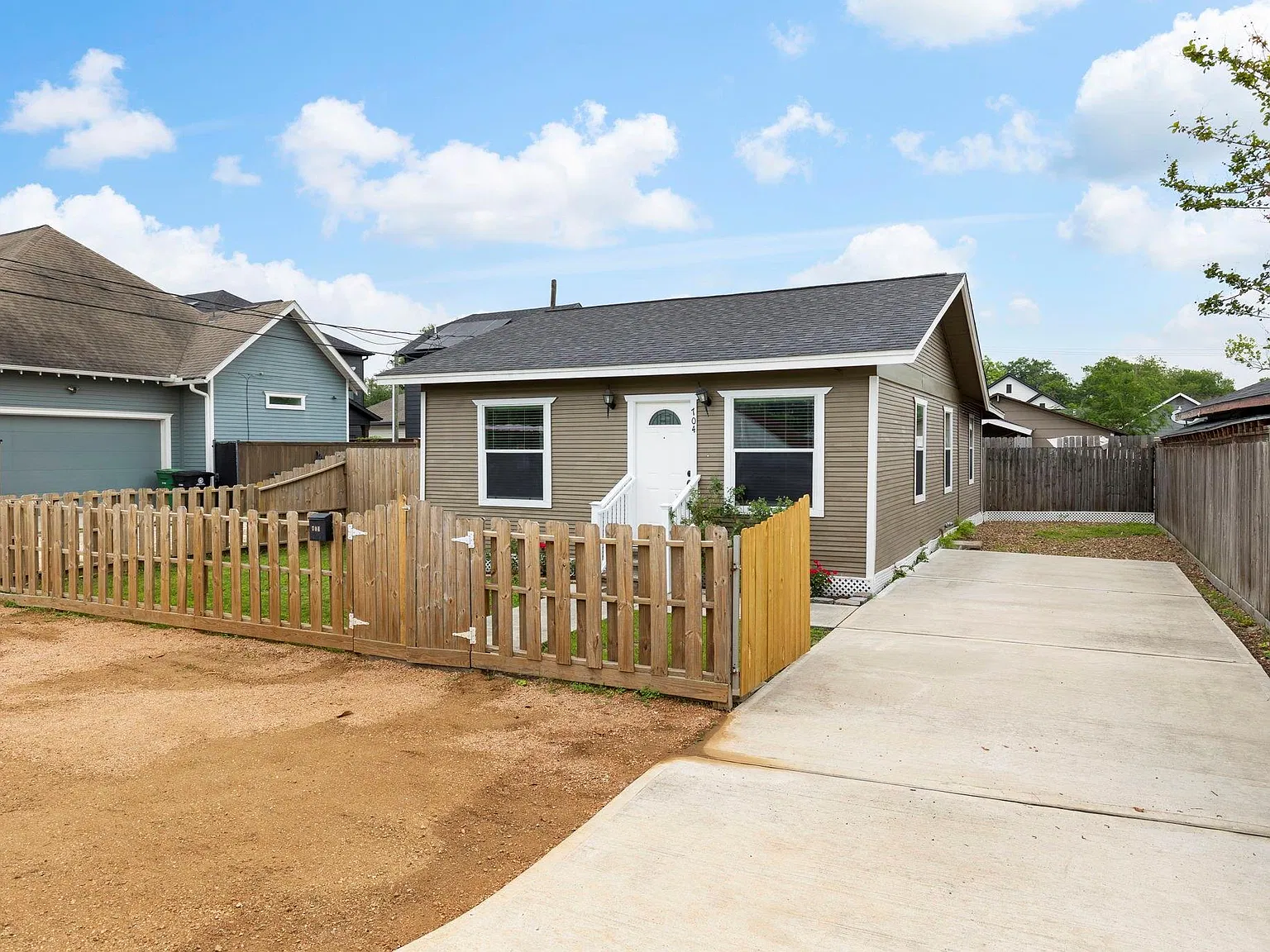 3 bed, 3.0 bath, 1056 sqft, $2,000 — Photo 4