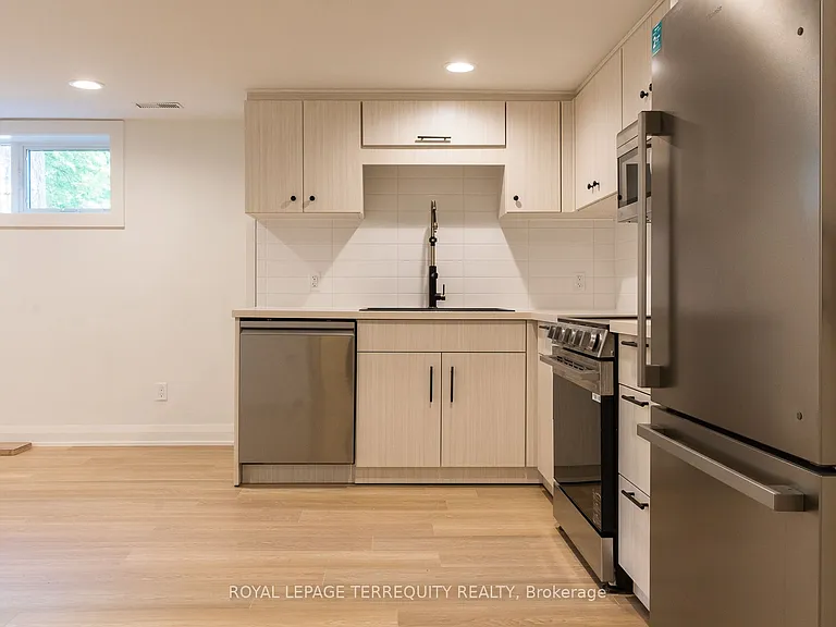 23 Decarie Cir #BASEMENT — Photo 6
