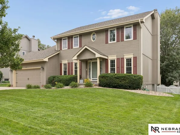 2107 Liberty Ln, Papillion, NE 68133