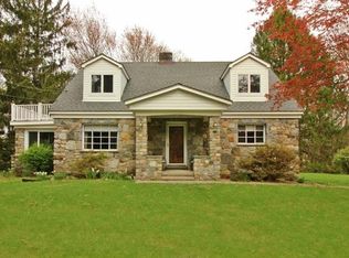 91 Eton Ln, Cortlandt Manor, NY 10567