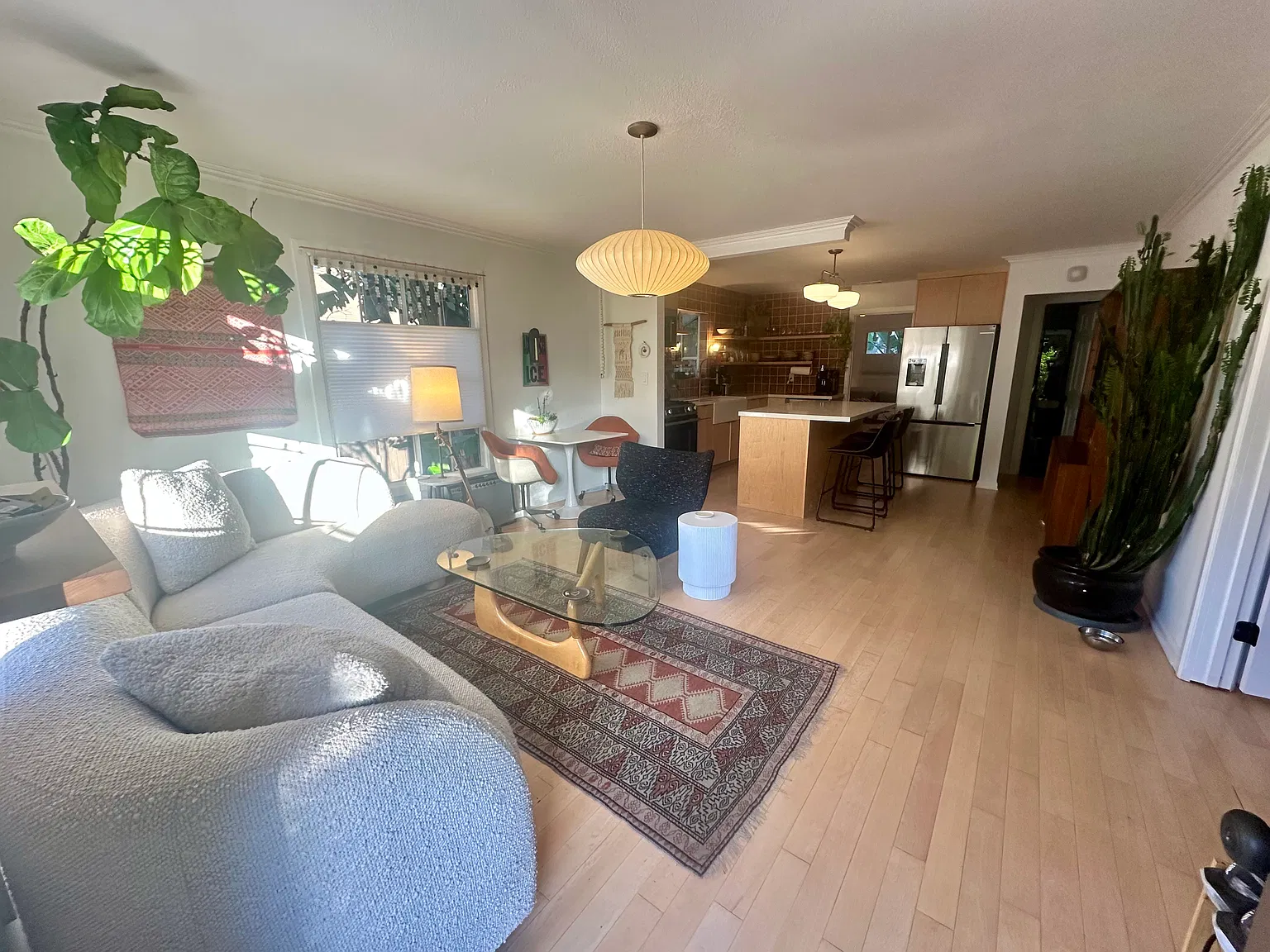 3 bed, 1200 sqft, $7,000 — Photo 3