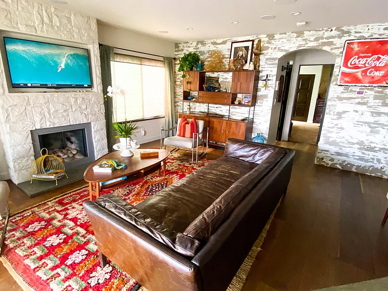 2nd Floor Living Room