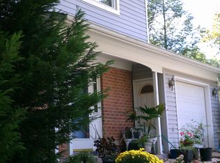 4960 Gainsborough Dr, Fairfax, VA 22032
