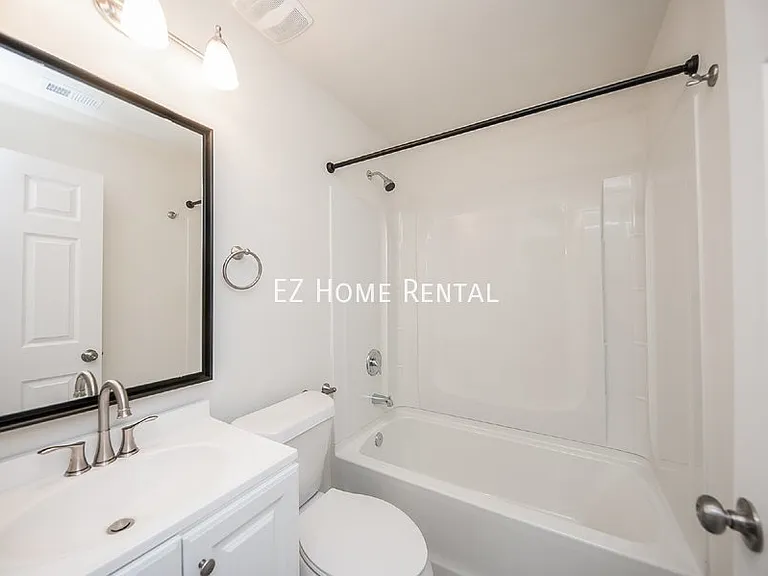 5042 Mallow St #B — Photo 9