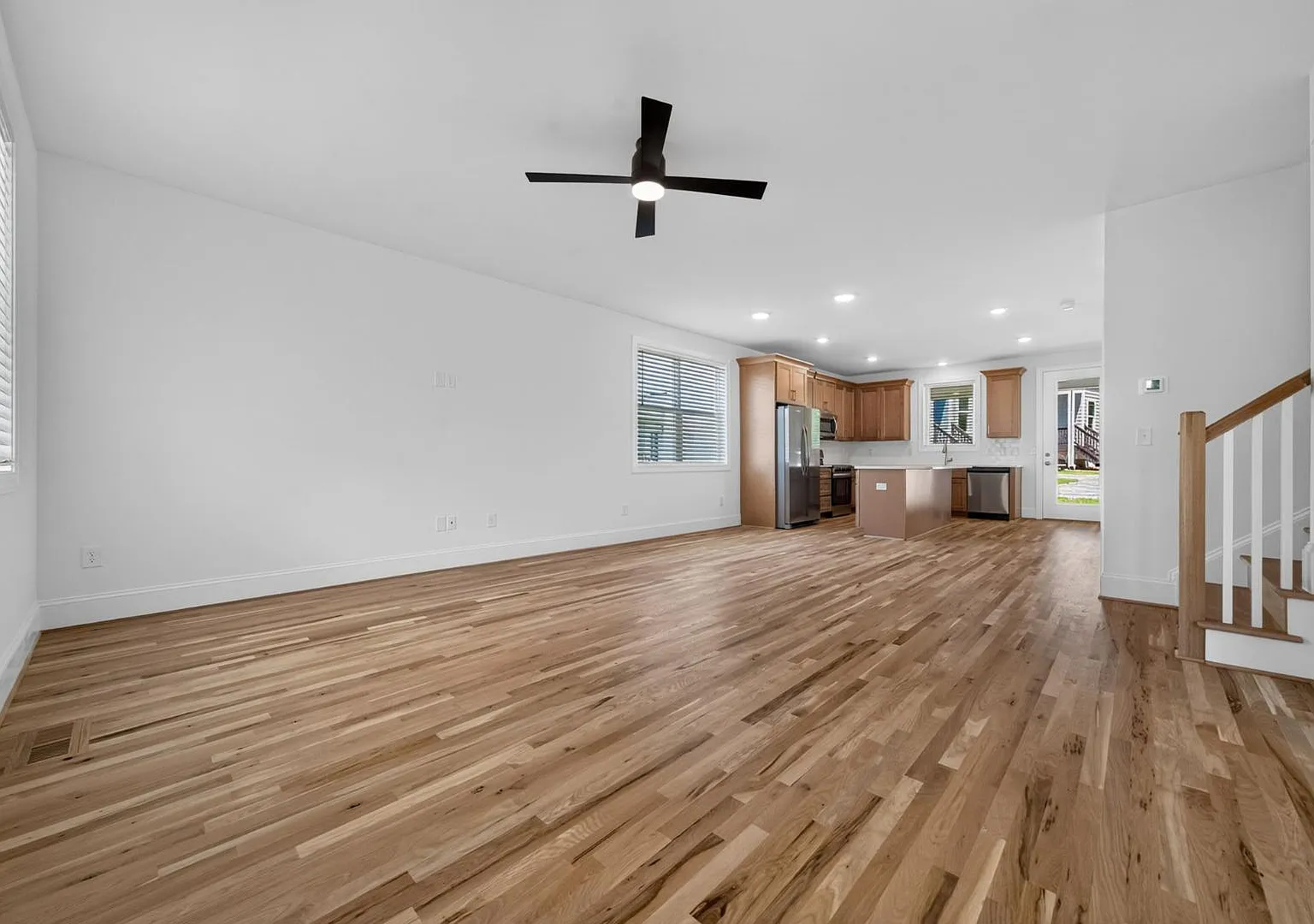 3807 Burt Dr — Photo 2