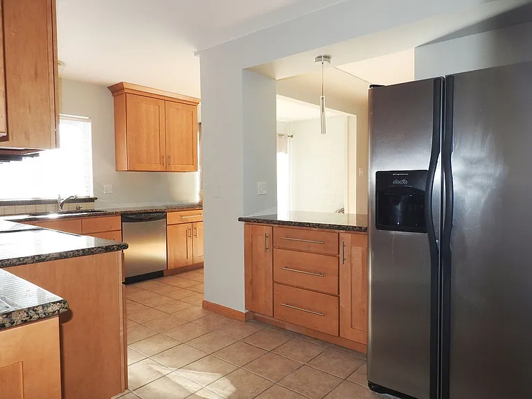 760 Oneida St — Photo 4