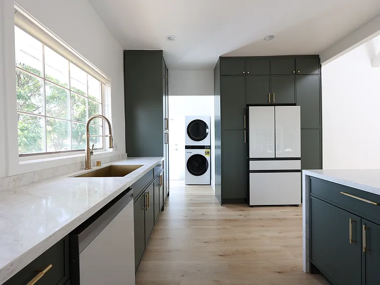 1401 Waterloo St #1 — Photo 11