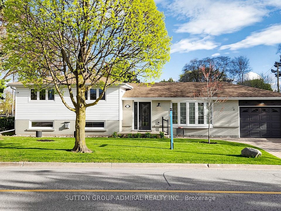 1st image of 218 Bay Thorn Dr