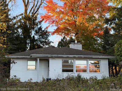 6433 Walnut Lake Rd, West Bloomfield, MI, 48323