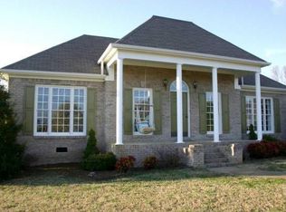 3 Windridge Dr, Fayetteville, TN 37334