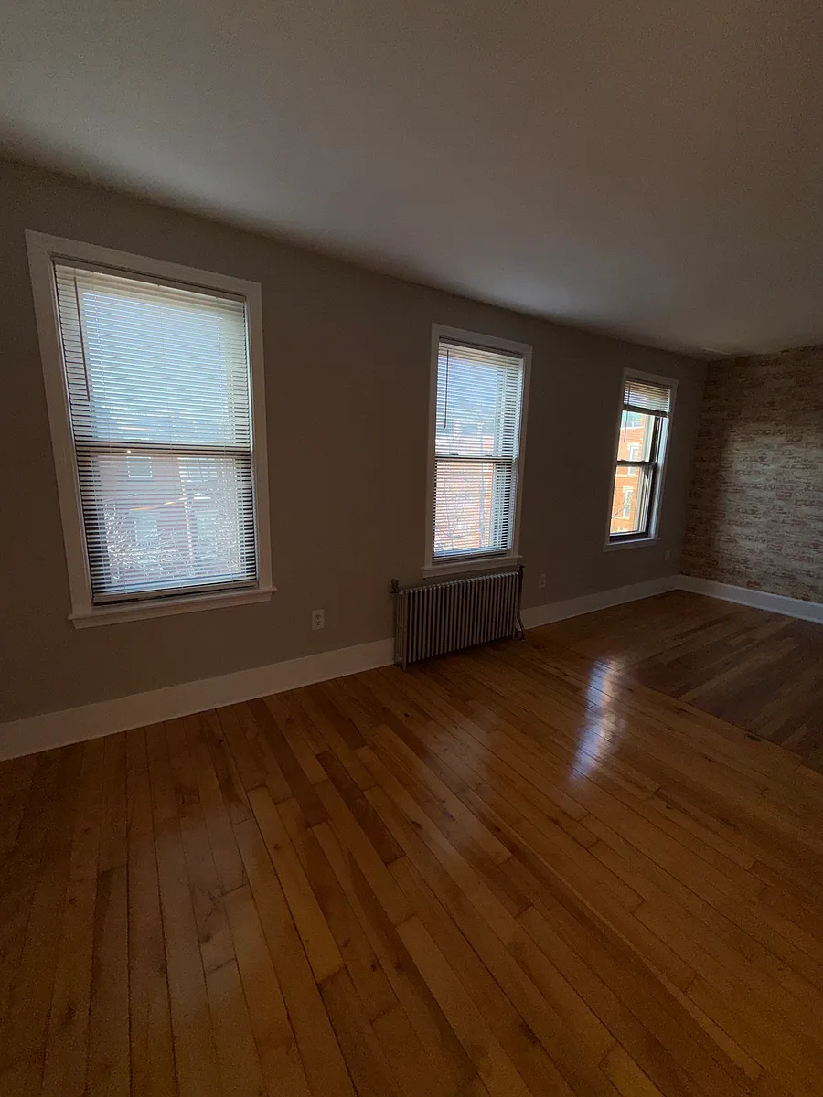 Building Photo - 39 Beacon St #3