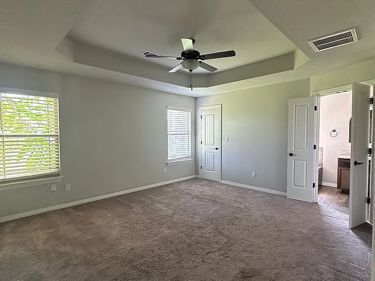 1505 Northridge Dr E — Photo 9
