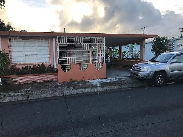 2nd image of 720 Calle Durazno