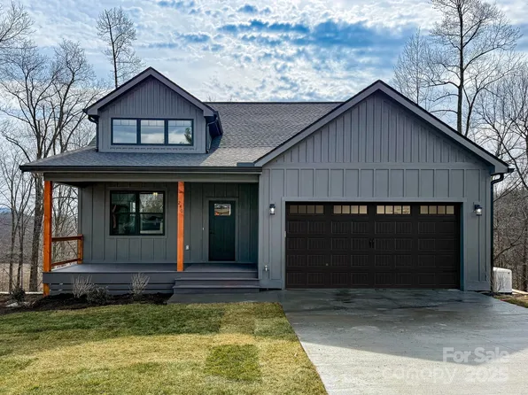 240 Byron Forest Dr, Horse Shoe, NC 28742