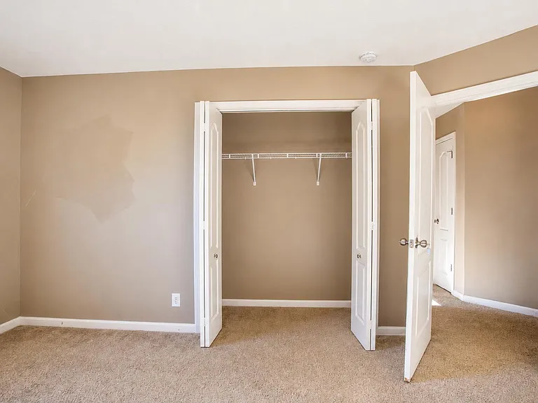 3937 Amethyst Dr — Photo 25