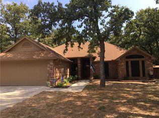924 Lake Ridge Dr, Azle, TX 76020