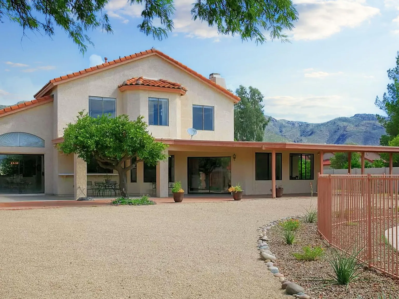 5 bed, 3718 sqft, $5,250 — Photo 3