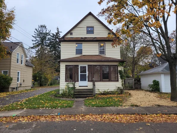 1512 Race St, Kalamazoo, MI 49001