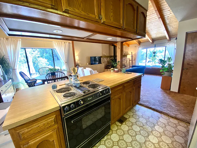 2105 Woodland Dr — Photo 6