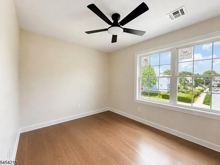 81 Ellen St #2 — Photo 13