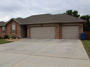 1129 S Casa Grande Ave, Springfield, MO 65802