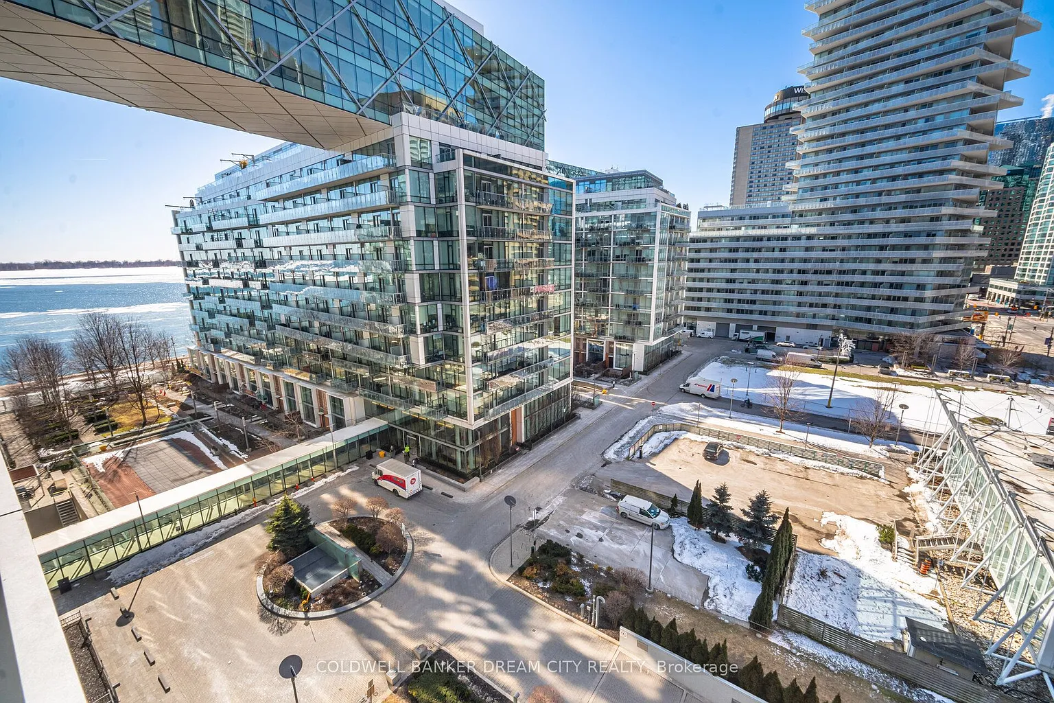 39 Queens Quay E #837 photo 1