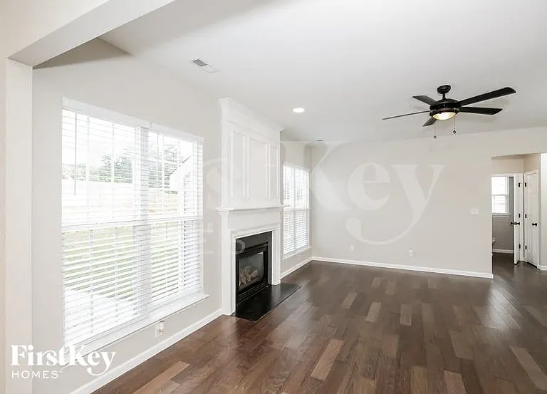 4531 Wayland Ct — Photo 3