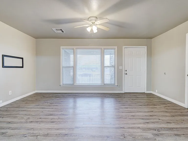 2845 Cambridge Ct — Photo 14