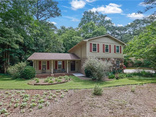 748 Glen Cir, Lawrenceville, GA 30044
