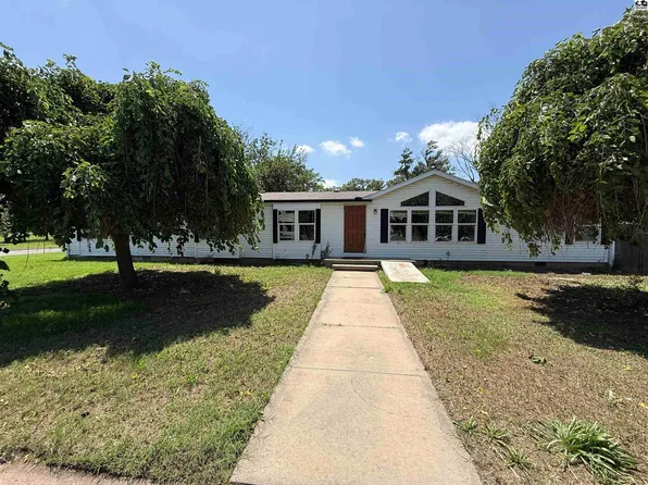 1329 S Maple St, Hutchinson, KS 67501