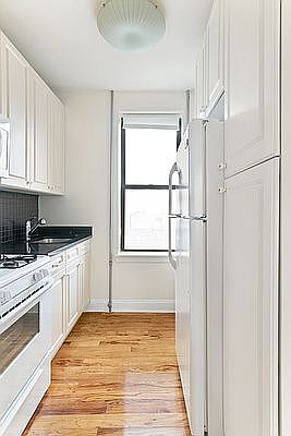 1st image of 2246 31st St APT 3A