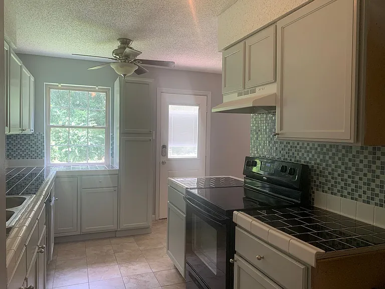 20 Creekdale Dr — Photo 6