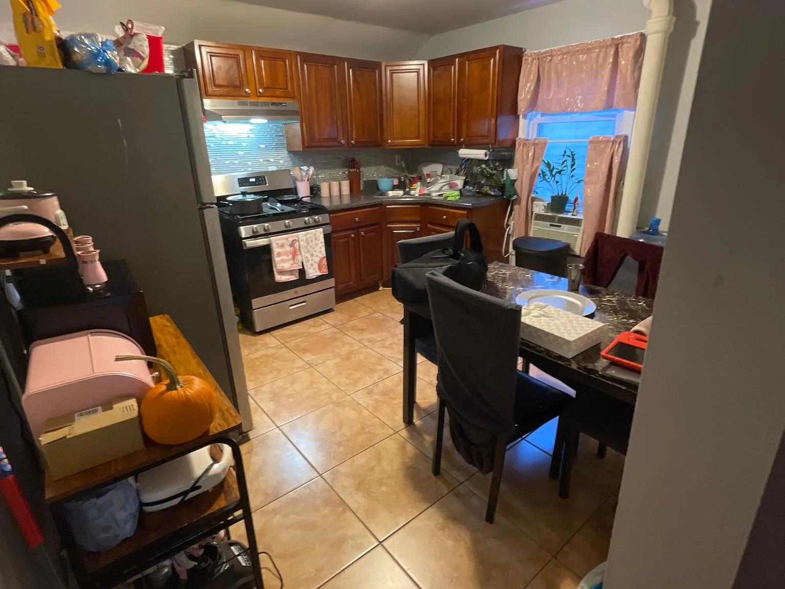 2 bed, $1,800 — Photo 3